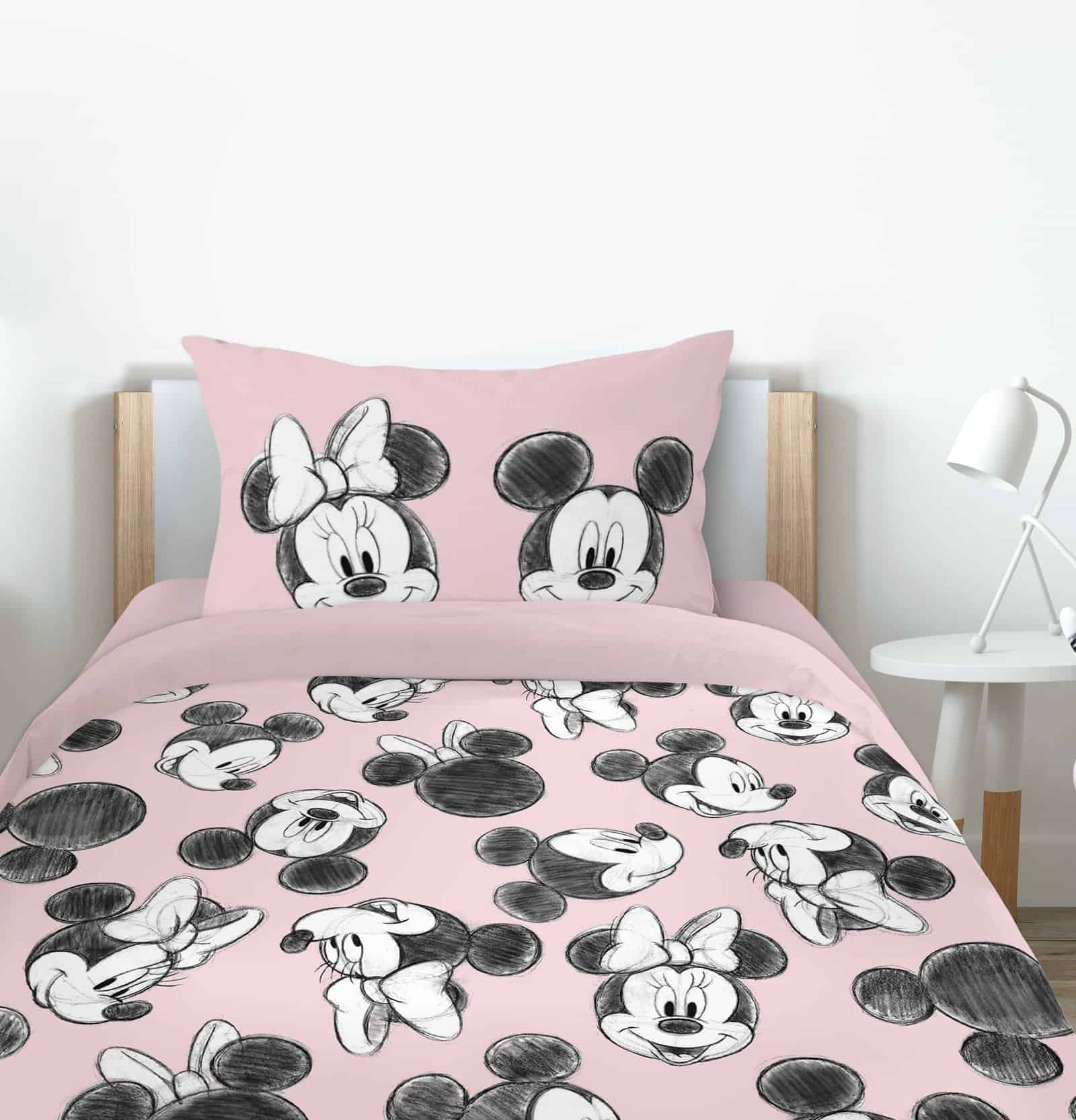   100%   Minnie all around